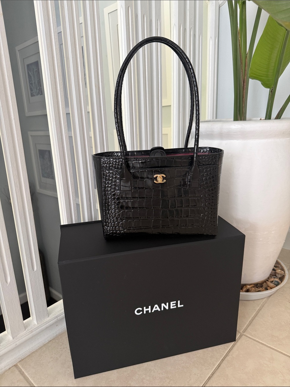 CHANEL Matthew Blazy 2026 newest collection Black Croc-Embossed Tote